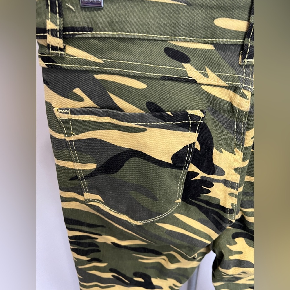Blue Topic Green & Yellow Camo Denim Skinny Jeans Size 7/8 NWT - Picture 7 of 8